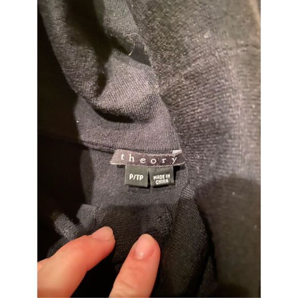 Theory XS Merino Wool - Picture 5 of 6